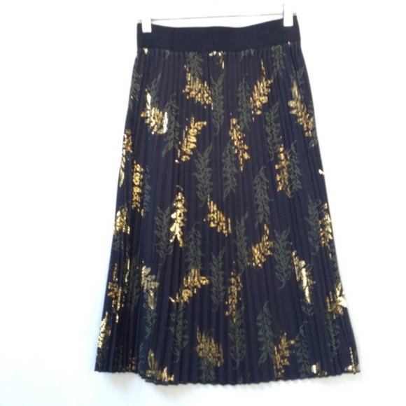 LuLaRoe Pleated Black Metallic GOLD Leaves Skirt Women's Size XS Casual Flowy